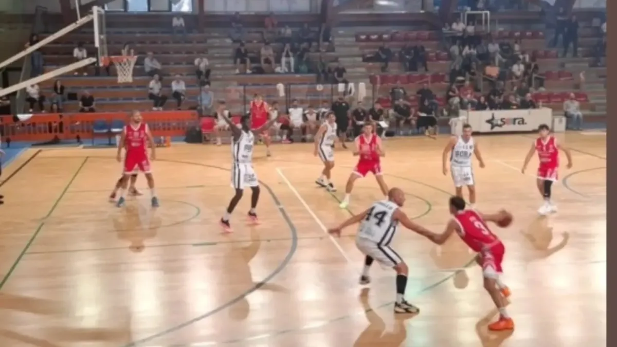 Basket – Debutto amaro per Sora, Angri vince 60-73: i bianconeri comandano per tre quarti ma poi arriva la rimonta