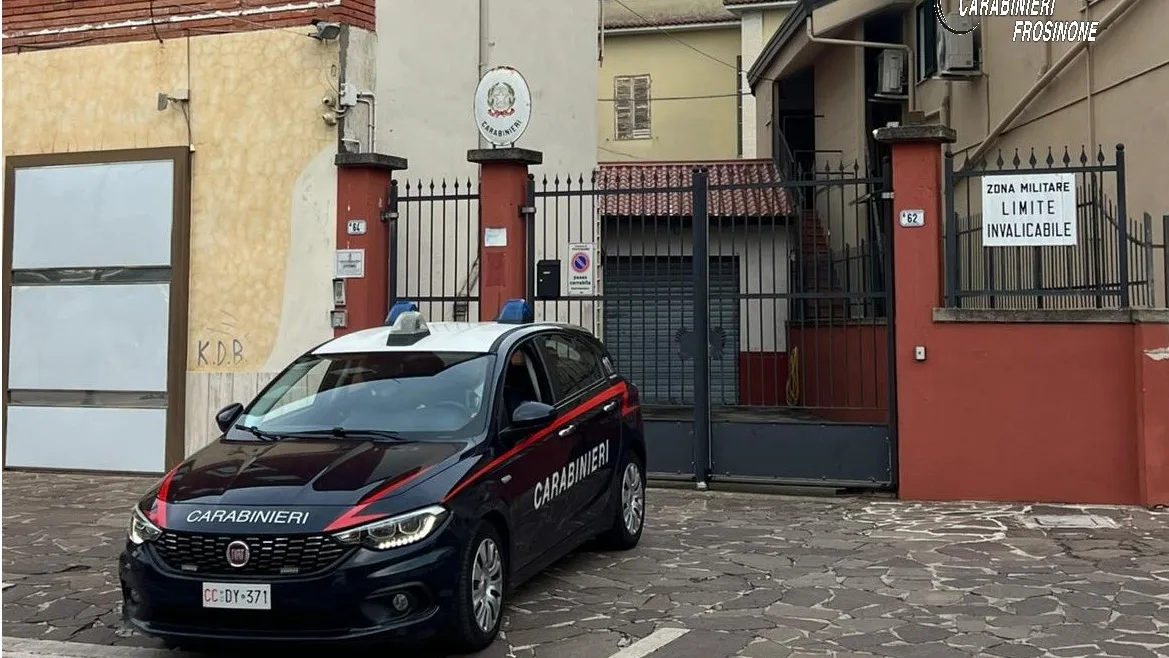 Frosinone – Denunciati due dipendenti di un negozio: la merce finiva nelle loro auto