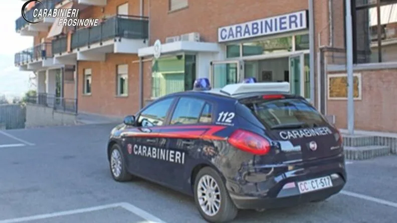 Anagni-Afragolese, fumogeni accesi e abbandonati sulle gradinate: scattano denunce e segnalazioni per il Daspo