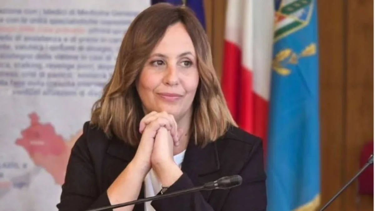 Aree interne, Sara Battisti attacca la destra: "Tagli ai Comuni e territori abbandonati"