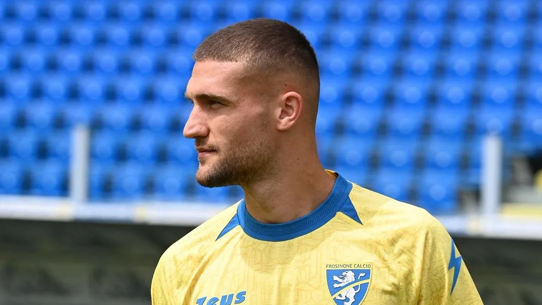 Calcio – Frosinone, Daniel Birligea è ufficiale