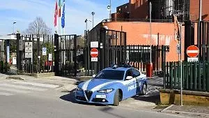 Sorpreso a rubare in un'auto: denunciato un marocchino