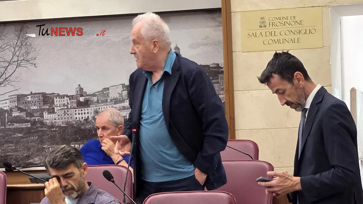 Politica a Frosinone, l’affondo di Forza Italia e FutuRa: «Marzi esca dall’ambiguità, da che parte sta?»