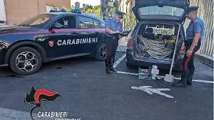 L'inseguimento e la scoperta: 10 quintali di cavi di rame in un'auto
