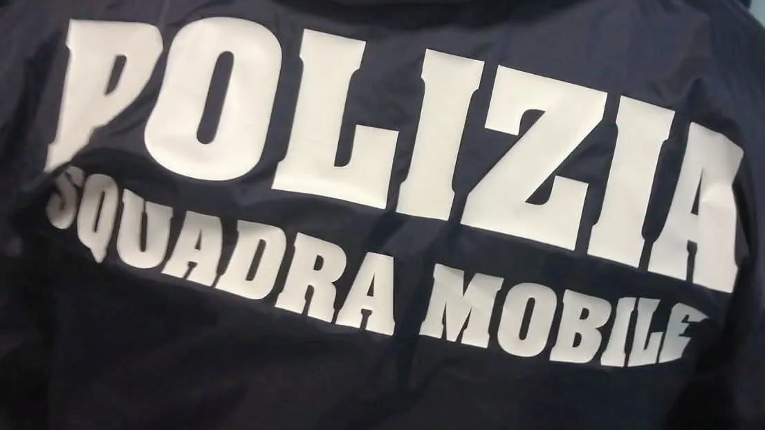Anzio/Nettuno – Traffico di droga e reati contro la Pa, arrestati 5 agenti del Commissariato di Polizia