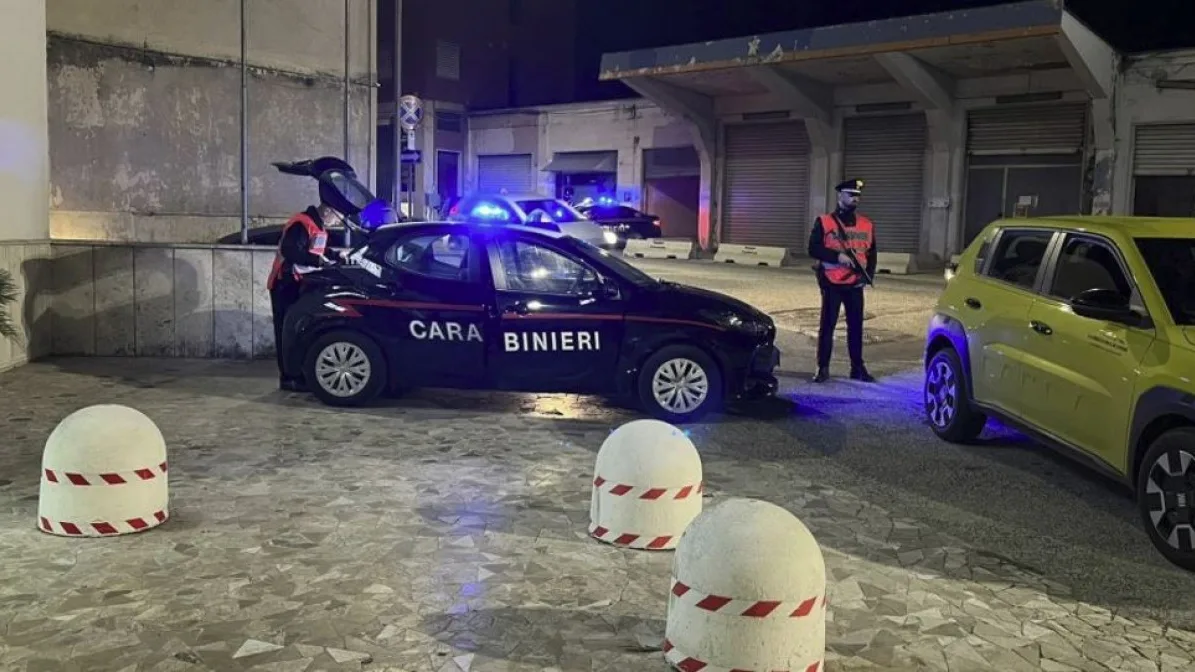 Pontecorvo, fermato a un posto di controllo con l’hashish nell’auto: in casa e in cantina spuntano droga e 2.450 euro