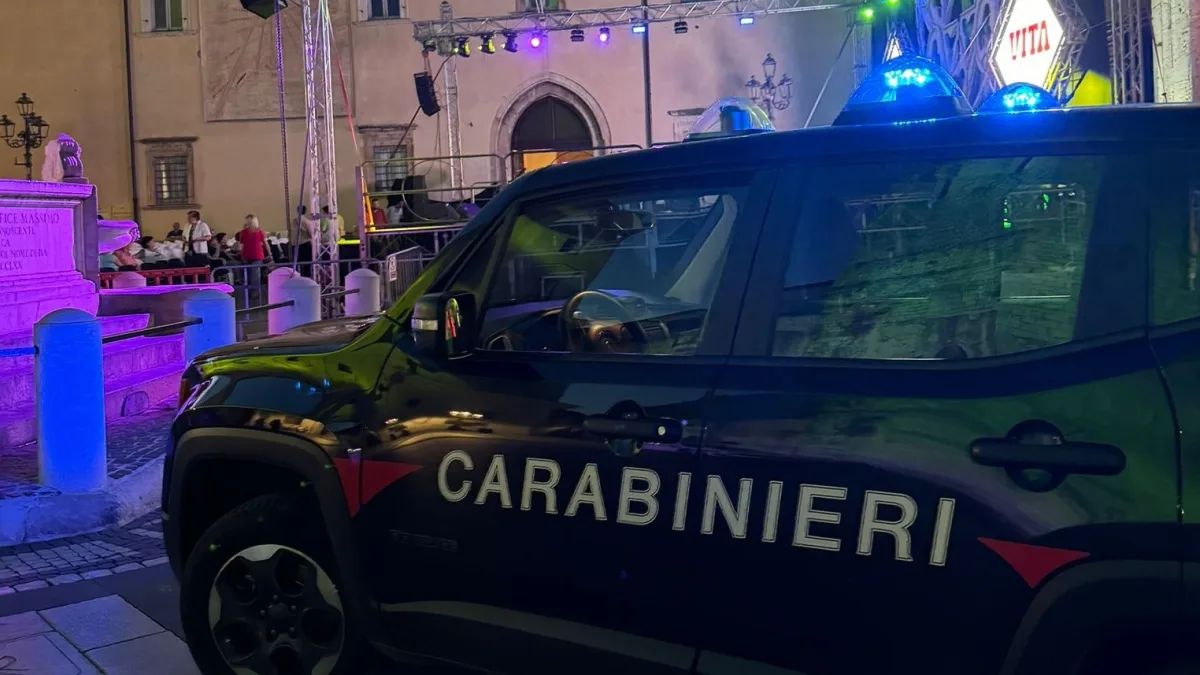 Veroli (FR) – Tensione ai Fasti Verolani per un uomo che ha aggredito i carabinieri. Arrestato