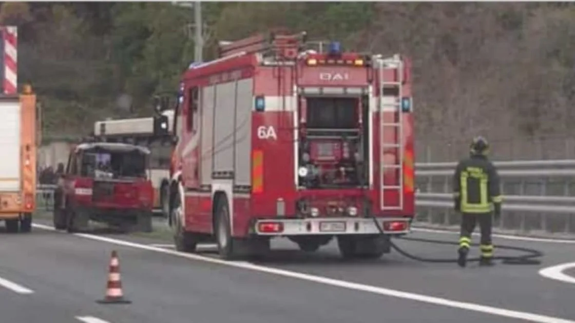 Camion in fiamme nella galleria, paura per il sindaco Salera e la sua famiglia