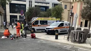 Cade dal monopattino e batte la testa a terra: paura per un giovane