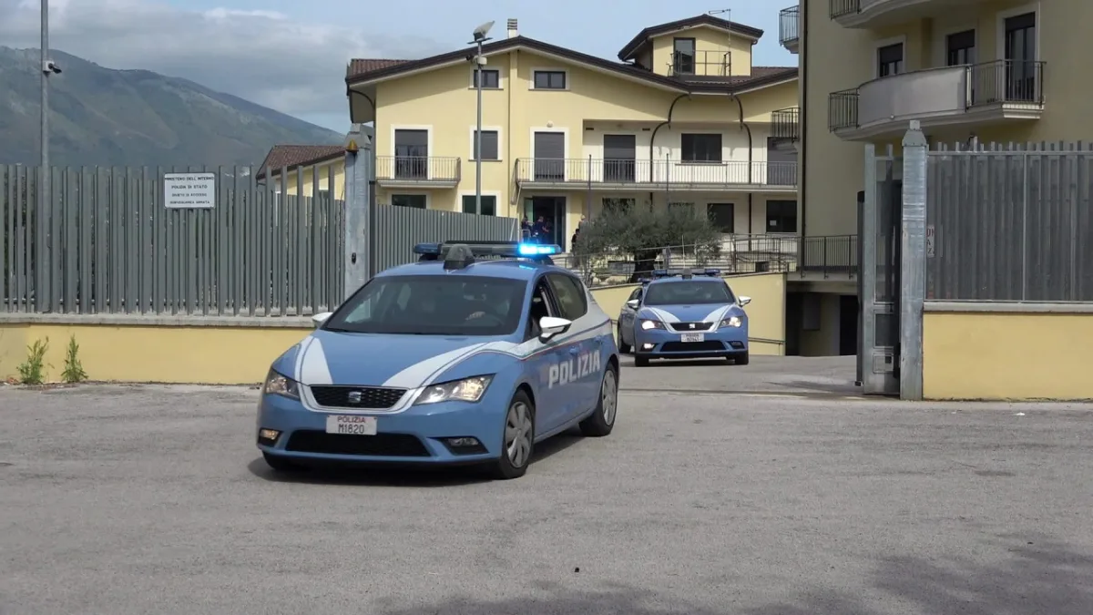 Cassino, ancora un weekend movimentato: insulta i poliziotti durante la movida, denunciato