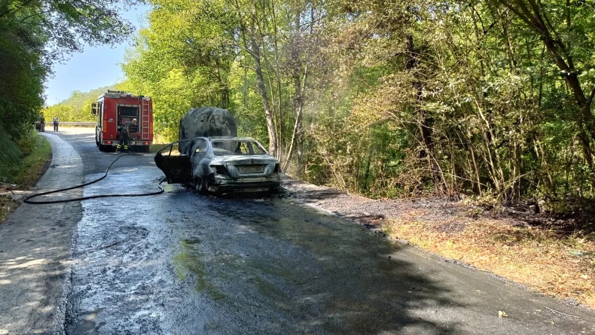 Sant’Elia Fiumerapido (FR) – Va a fuoco l’auto, madre e due figli riescono a scendere in tempo