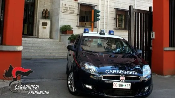 Frosinone, raffica di truffe agli anziani: falsi carabinieri al telefono, un sospetto allontanato