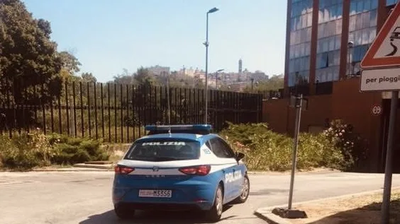 Frosinone – Sfida il divieto e viene sorpreso vicino la vittima: pregiudicato in manette e con il braccialetto antistalking