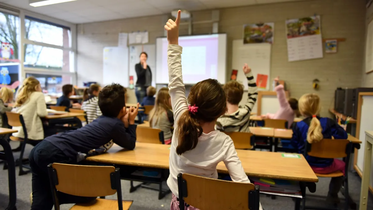 Scuola, stop ai compiti assegnati la sera e alle verifiche ammassate: arriva una nuova circolare