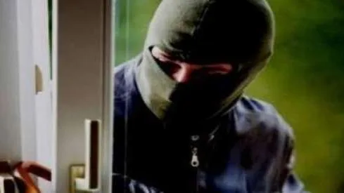 Roccasecca (FR) – Terzo furto in casa di notte con aggressione, i ladri fuggono. Comunità sotto choc