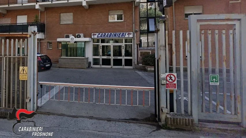 Anagni – Truffata, minaccia di uccidersi lanciandosi dalla finestra: salvata dai carabinieri