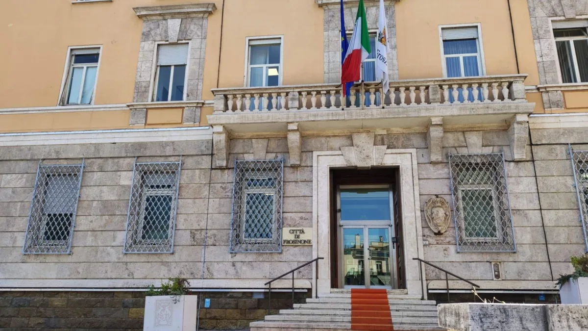 Fiume Sacco, nasce il Tavolo dei sindaci: Frosinone promuove una regia comune per ambiente e salute