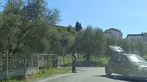 Incidente al bivio per la Badia. Disagi alla circolazione