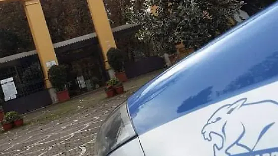 Evade dagli arresti domiciliari:  massiccia operazione di ricerca della polizia