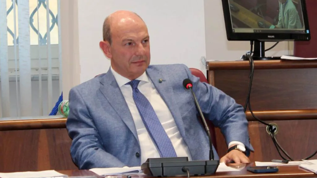 Mastrangeli in arresto, la fake news sul sindaco di Frosinone finisce al centro di un’indagine