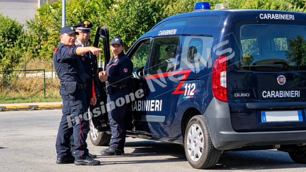 Sora – Controlli a tappeto dei Carabinieri con unità cinofile: posti di blocco, verifiche antidroga e nei negozi