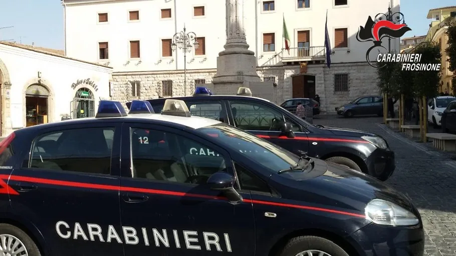 Tenta di incassare uno scontrino di credito ma l’acquisto era stato fatto con una carta di credito: denunciata per riciclaggio