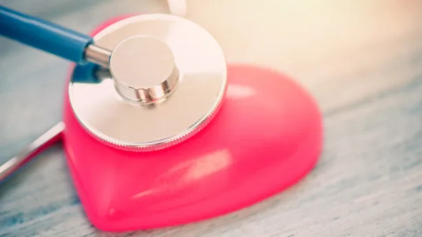 Fibrillazione atriale, oltre un milione di anziani colpiti in Italia: cardiologi e medici di famiglia fanno rete