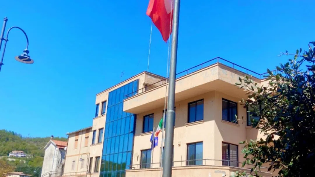 Sant’Andrea del Garigliano (FR) – L’opposizione insorge per un debito fuori bilancio ‘fantasma’. E’ guerra in consiglio
