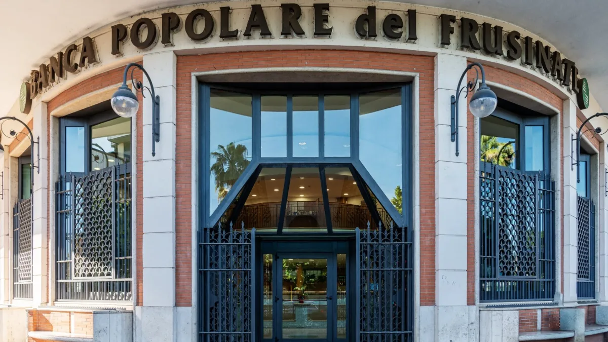 Banca Popolare del Frusinate ospita lo scrittore Diego De Silva: è il “papà” dell’avvocato Malinconico