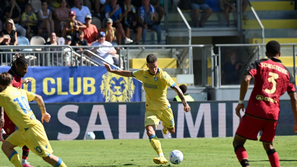 Calcio – Frosinone, gli esami per Raimondo: tendinopatia inserzionale del tendine d’Achille