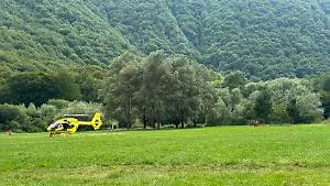 Cade durante il pellegrinaggio: arriva l'eliambulanza