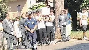 Il doloroso addio a Luca