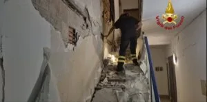 Campi Flegrei – Terremoto, sale il numero dei feriti e dei danni. Il Vescovo: “Situazione molto problematica”