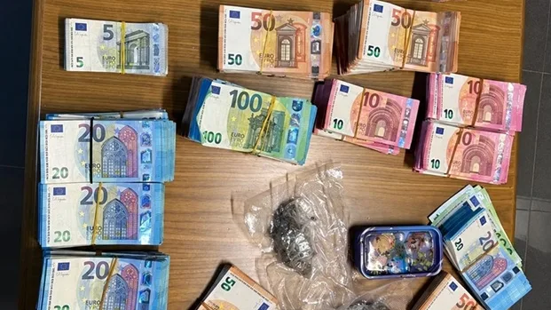 Frosinone – La polizia arresta tre persone e sequestra 130mila euro in contanti