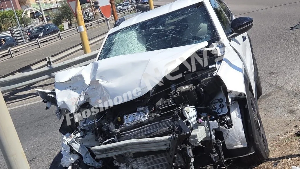 Ambulanza e automedica di Cassino coinvolte in un grave incidente a Formia: sette feriti, infermiera elitrasportata