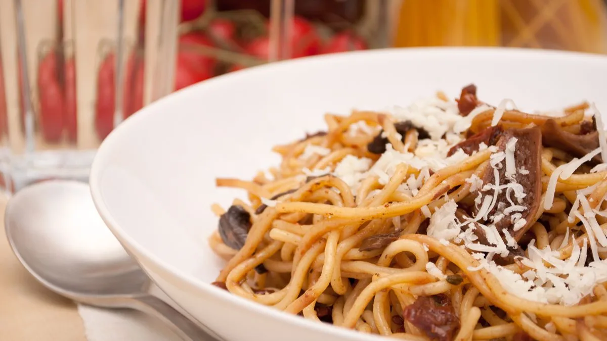 Pasta ai funghi e pomodoro