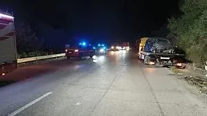Perde il controllo dell'auto e finisce fuori strada: paura per un uomo