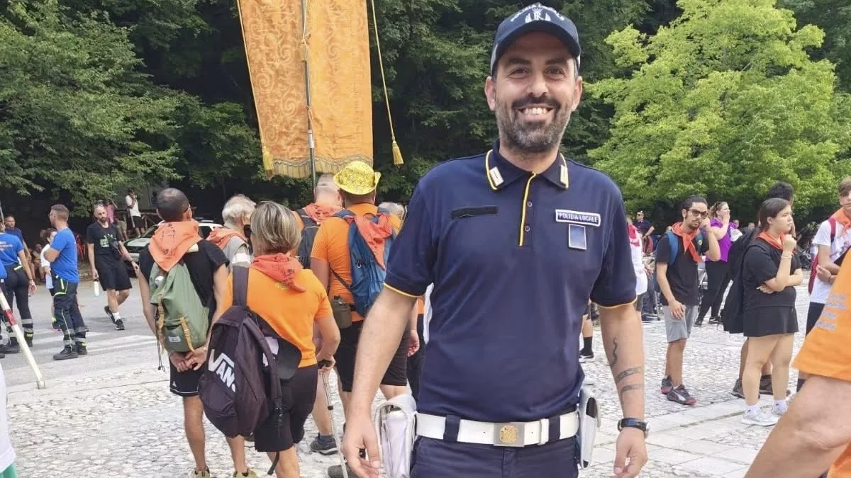 Funerali Antonio Iaquaniello, l’ultimo saluto all’agente morto nel tragico incidente sulla Casilina