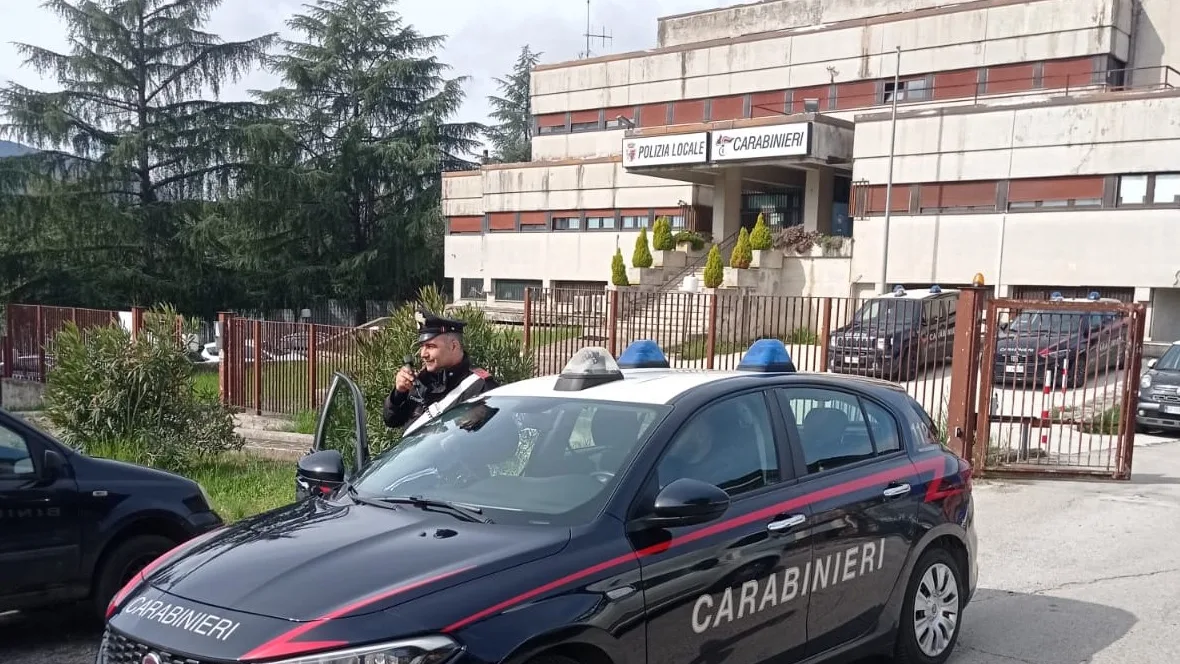 Ceccano – Aggredisce la moglie per difendere la figlia: arrestato dai Carabinieri per maltrattamenti in famiglia
