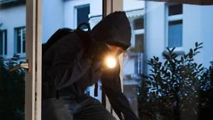 Aggredito dai ladri nella notte: paura in zona Scalo