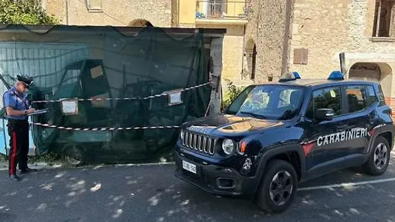 Scoperta una discarica abusiva: denunciati un uomo e i suoi figli