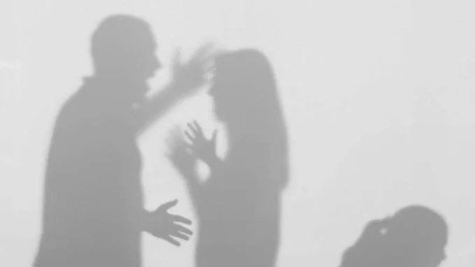 Dispetti tra vicini, coppia di anziani perseguitati da coetanei a tutte le ore