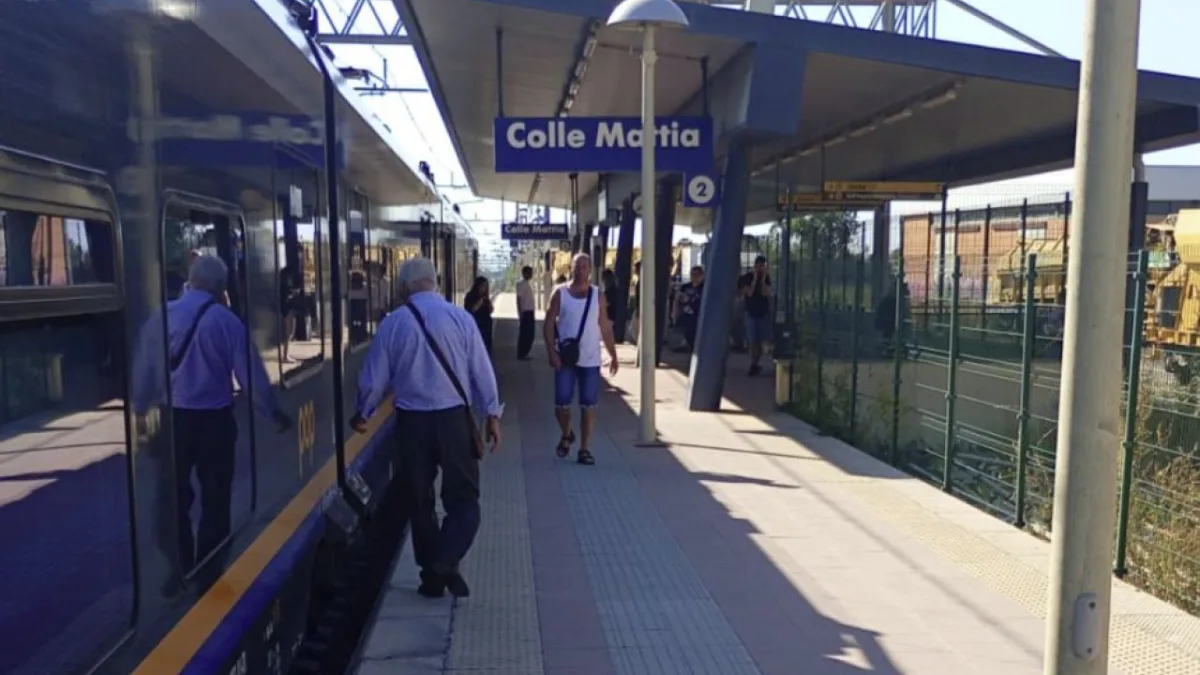 Treno Roma-Isernia bloccato a Colle Mattia, passeggeri esasperati: "Almeno 90 minuti di attesa"