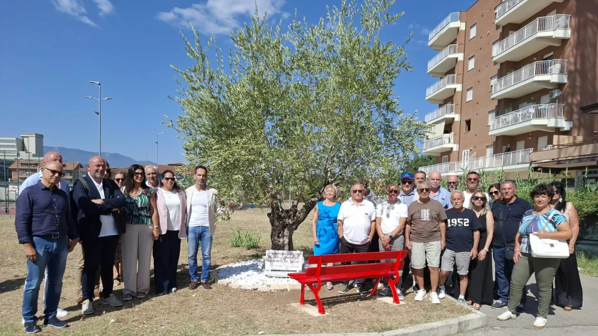 Memoria, lavoro e contrasto alla violenza di genere: una nuova targa davanti la sede della Uil Frosinone