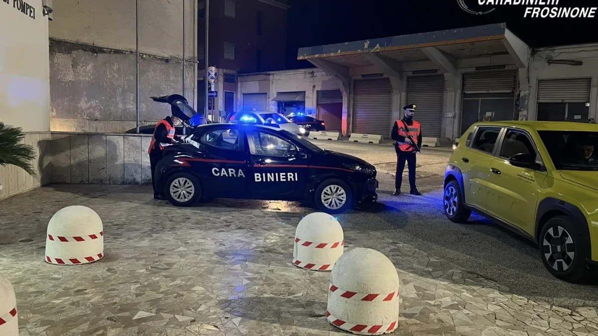 Droga nascosta nell’auto e in cantina: arrestato un 63enne, sequestrati 2.450 euro