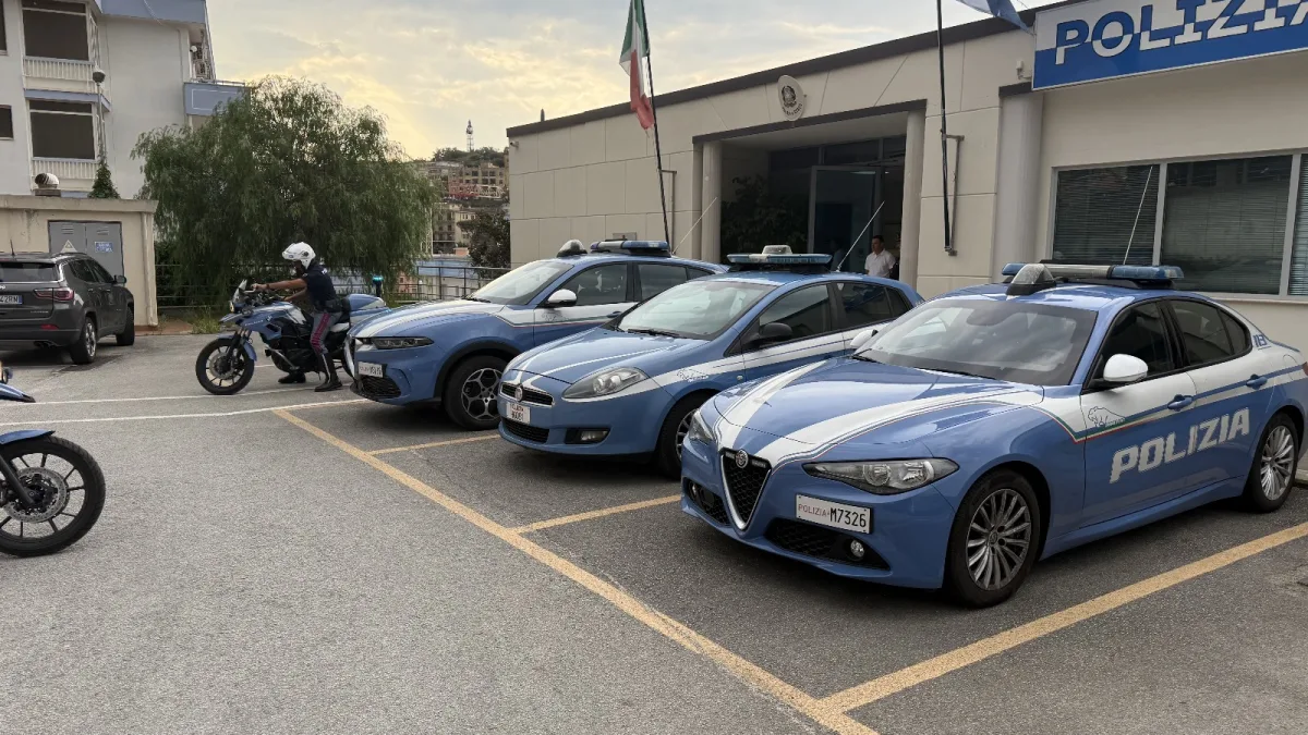 Gaeta, rubano borse sotto gli ombrelloni a Sant’Agostino: arrestati tre uomini
