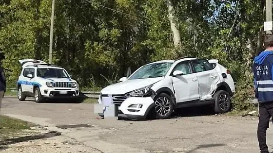 Scontro tra auto, due feriti in ospedale