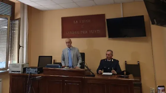 Un chilo di cocaina nascosto nel doppiofondo dell’auto