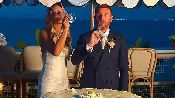 Dalla fascia tricolore al vestito bianco: Valentina Cambone si sposa
