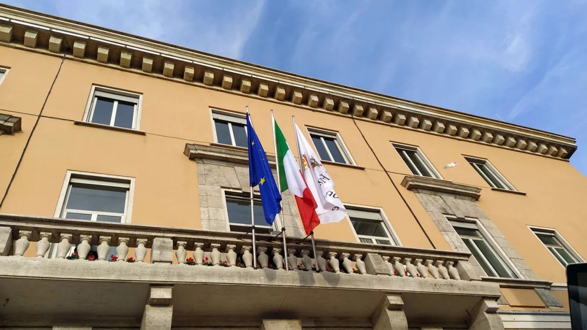 Polizia Locale Frosinone, il caso Di Trocchio e l’altolà di Identità Frusinate a Mastrangeli: stoccata alla maggioranza tra rumor e nodi politici